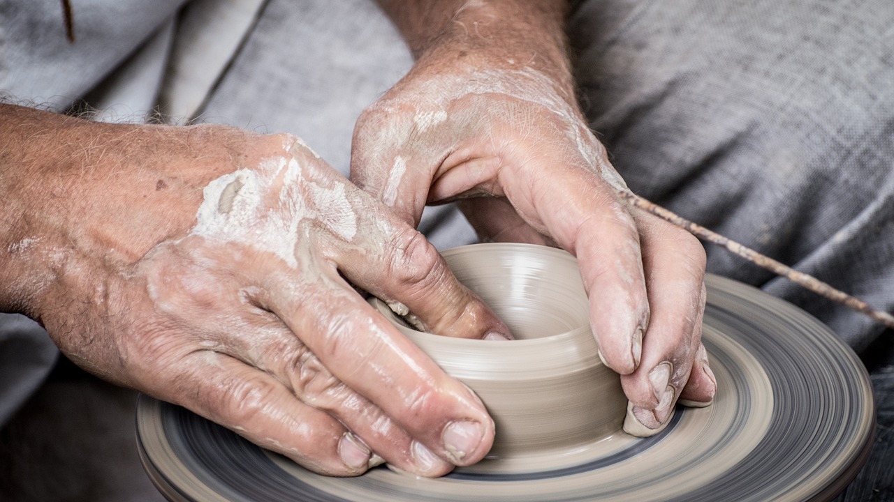 Discover the magic of crystalline pottery